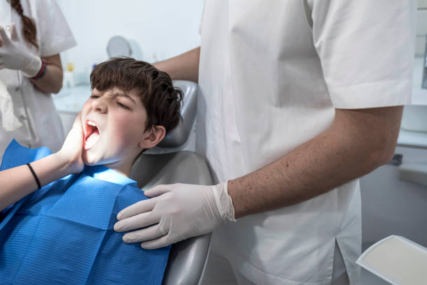 Best Emergency Tooth Extraction in Holyoke, MA